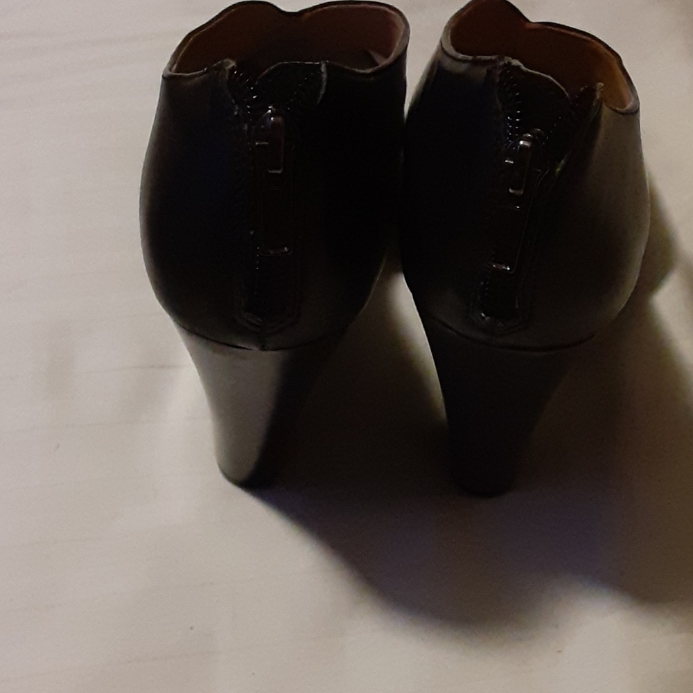 Nine West - Picture 3 of 5